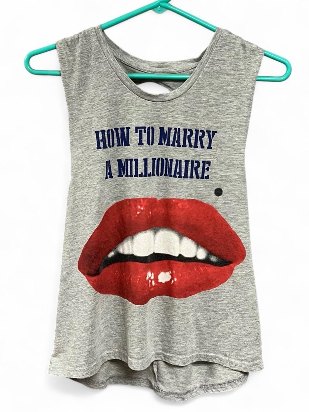 Marilyn Monroe How to Marry a Millionaire Lips Graphic Twist Back Tank Top XS